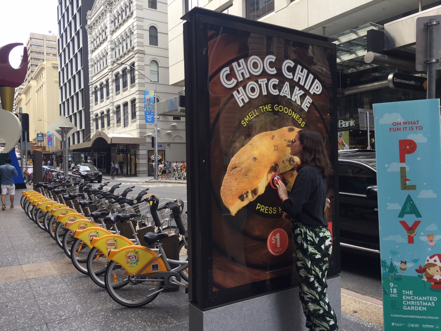 mcdonalds-chocolate-chip-hotcake-out-of-home-scent-panel-experiential-marketing
