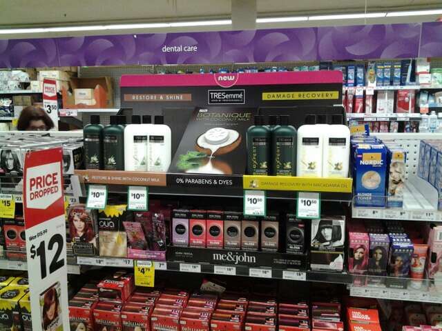 tresemme-shampoo-display-with-popscent-hotspot-for-point-of-sale